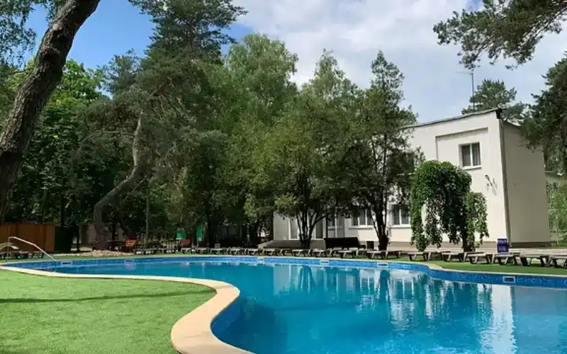 ТОП 11 закладів із басейнами у Дніпрі: куди піти поплавати