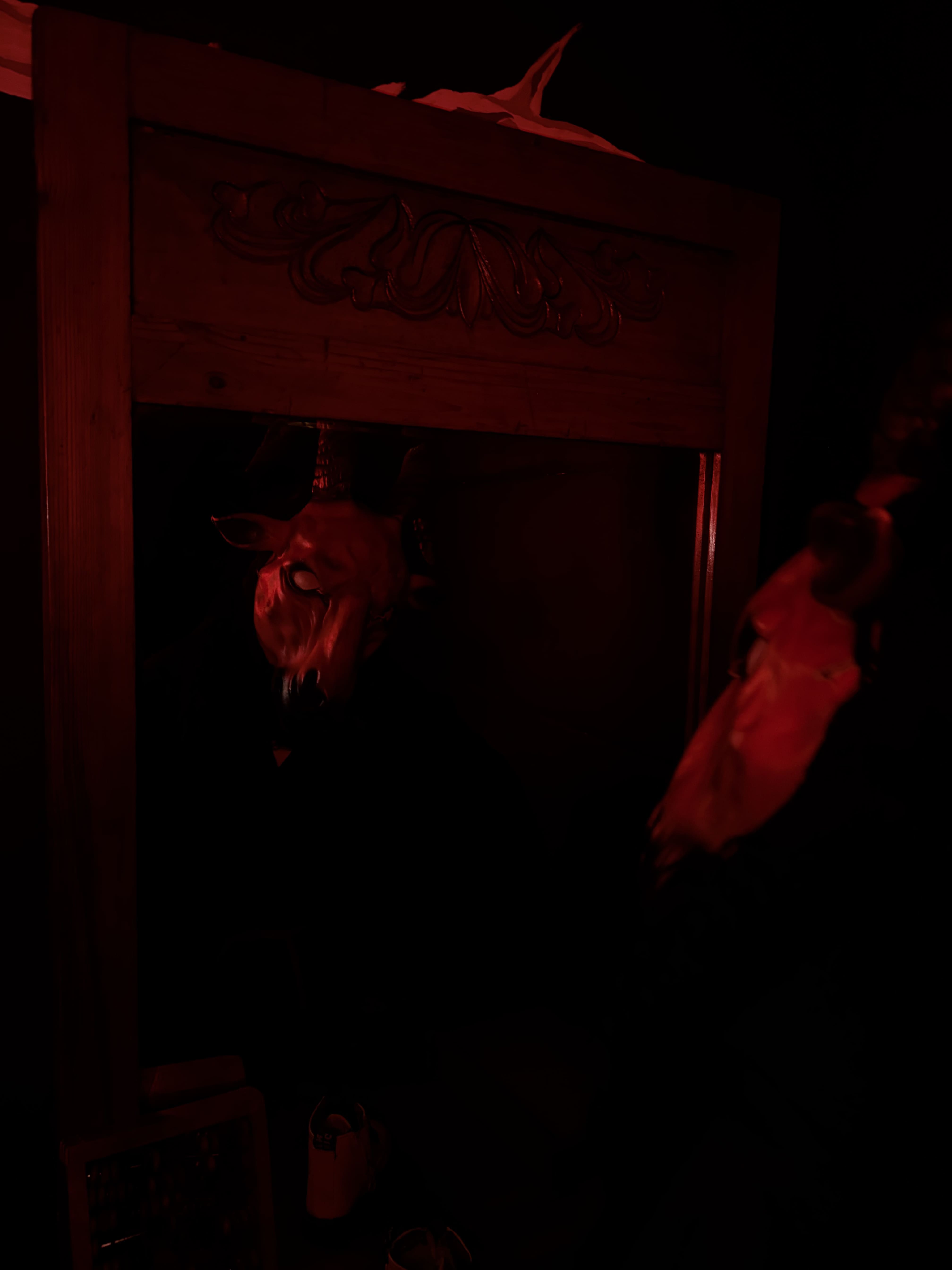 Хорор, з 2 акторами Астрал