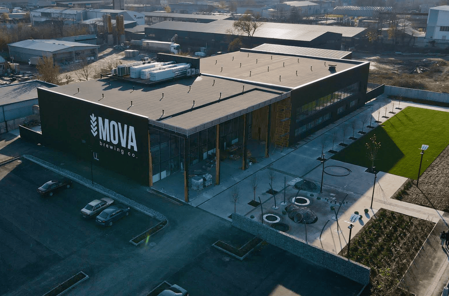 Пивний простір MOVA на проспекті Праці в Дніпрі