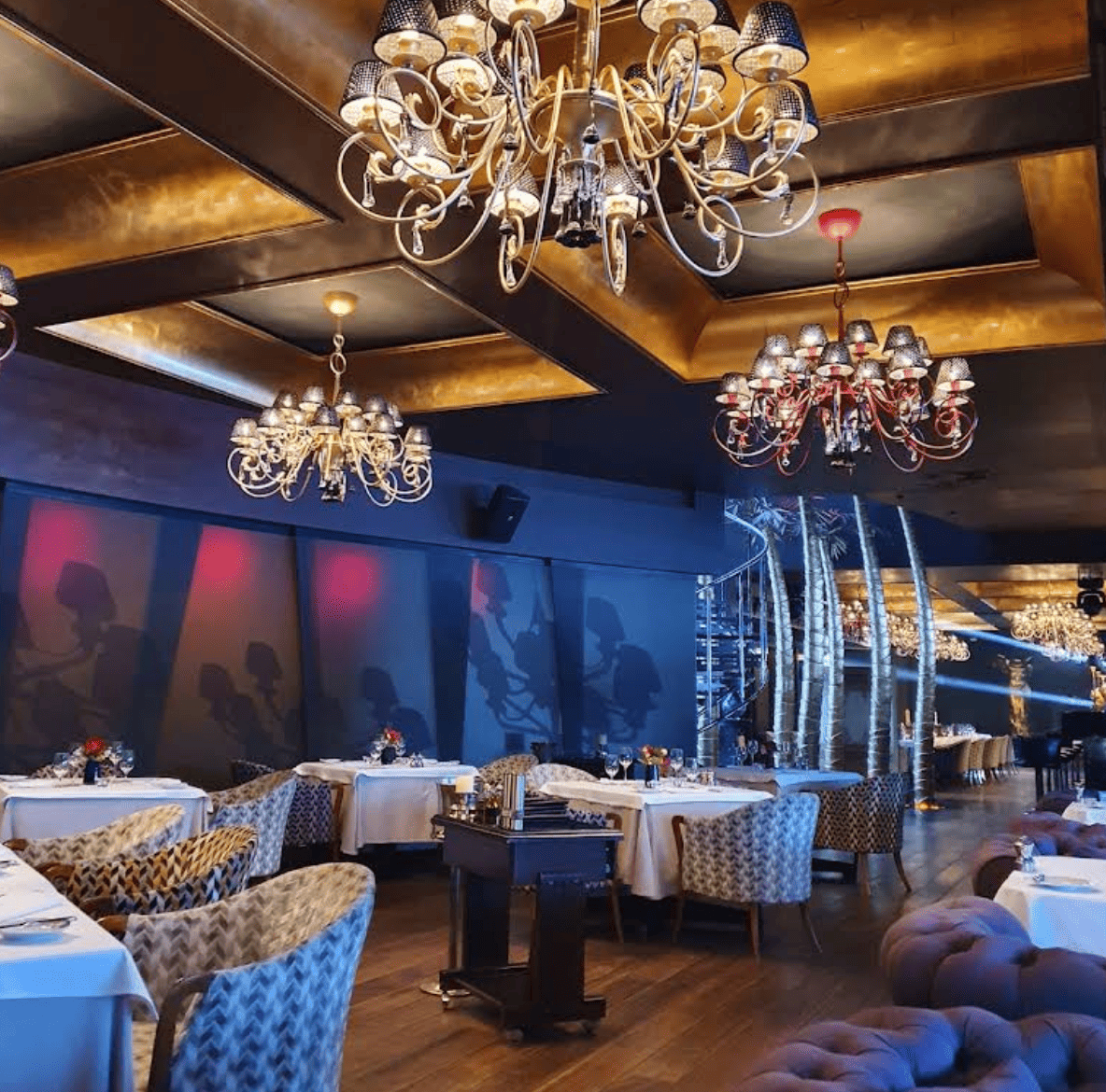 Coast Restaurant and Lounge на Січеславській набережній у Дніпрі